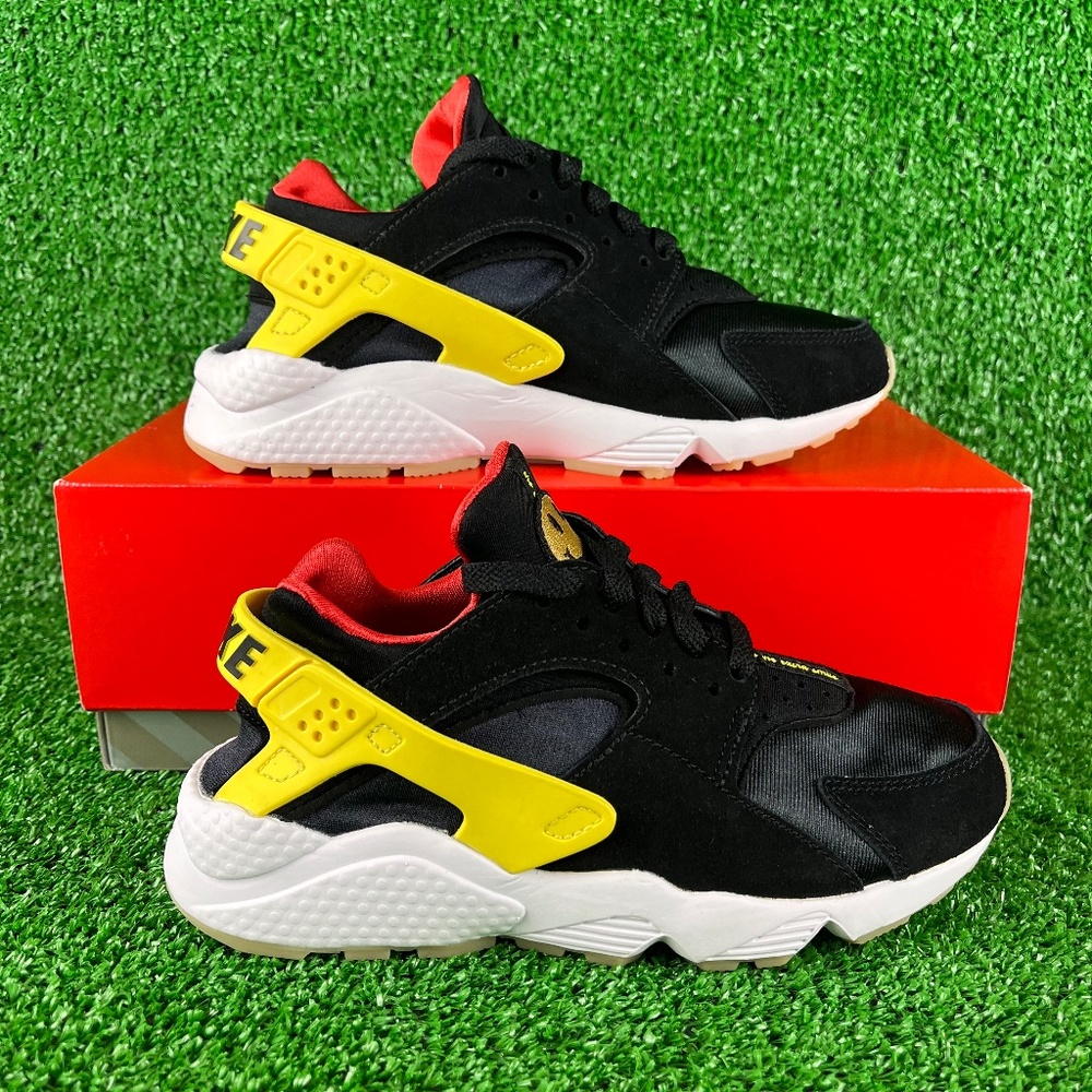NEW Nike Air Huarache Go the Extra Smile Low Top Black Sneakers Womens